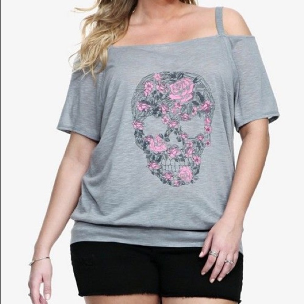TORRID/TWISTED TEES Top